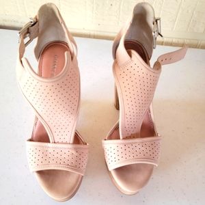 GIANNI BINI BYRKLEE LEATHER WOOD WEDGE SANDALS